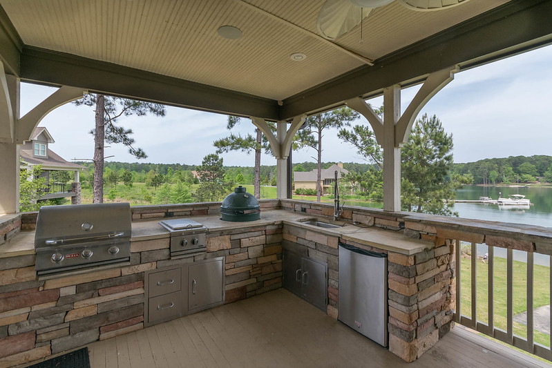 Outdoor kitchen overlooking lake